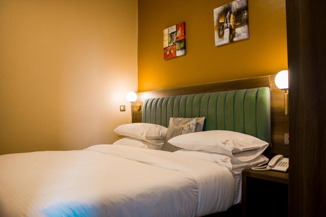 Hotel Horizon Ентеббе Екстер'єр фото
