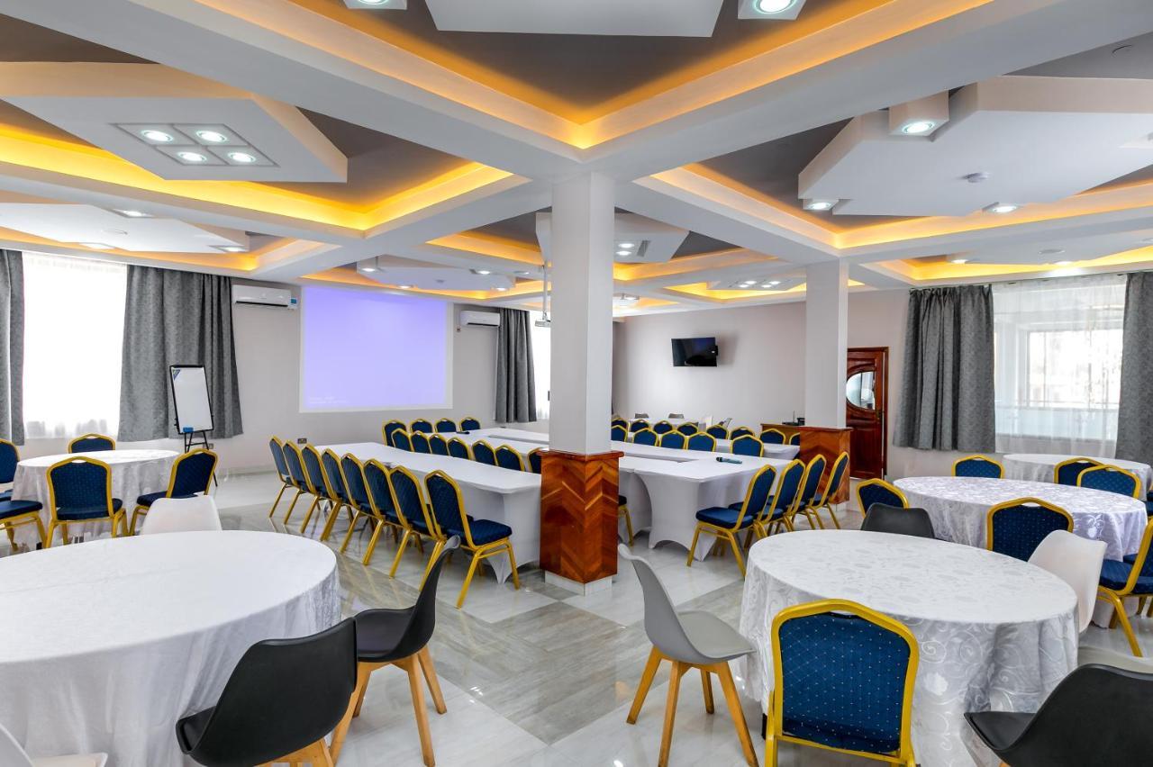 Hotel Horizon Ентеббе Екстер'єр фото