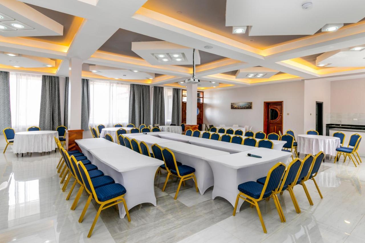 Hotel Horizon Ентеббе Екстер'єр фото